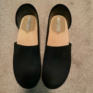 NEW WITHOUT BOX Sandgrens Low Brett, size 41, black nubuck.